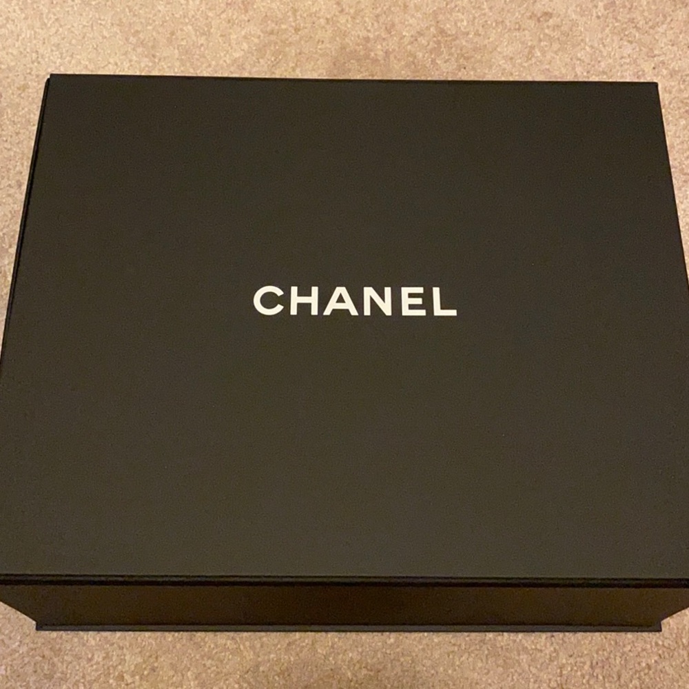 Chanel box